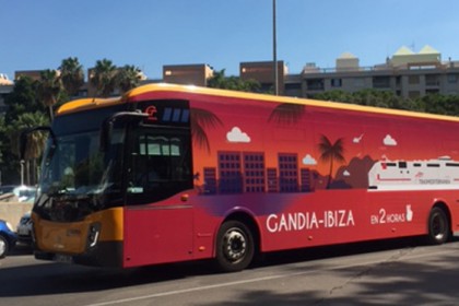 Los buses son para el verano_publicesa
